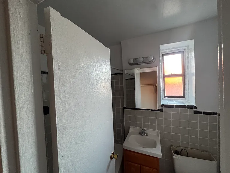 3245 91st St #4B — Photo 3