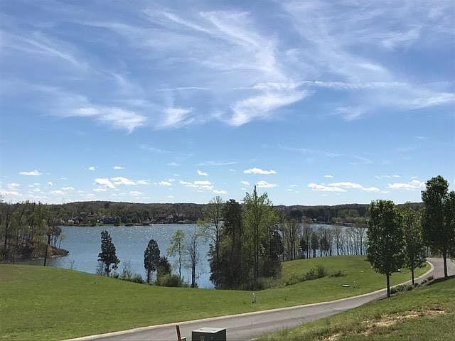1st image of 559 Castaway Ln