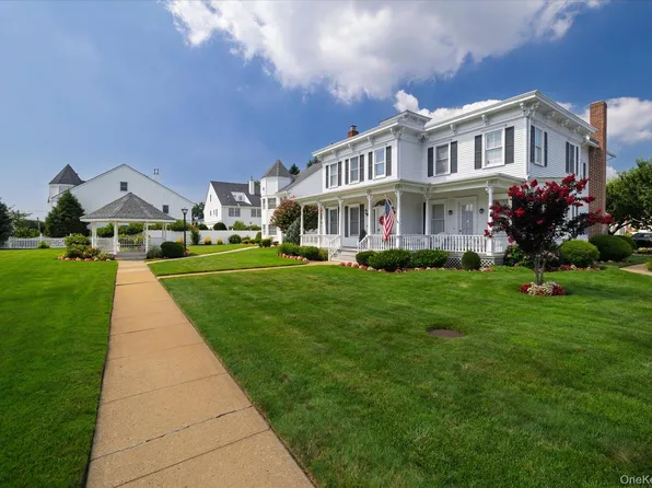 1 Ridgewood Drive, Wantagh, NY 11793