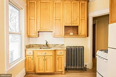 2 bed, 1300 sqft, $1,395 — Photo 2
