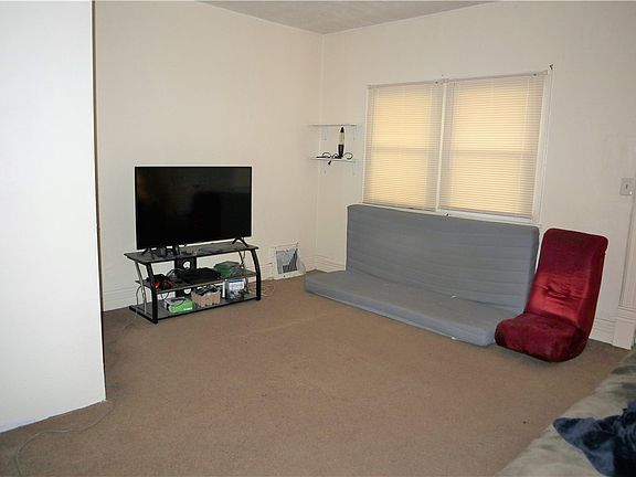3rd image of 85 2nd St