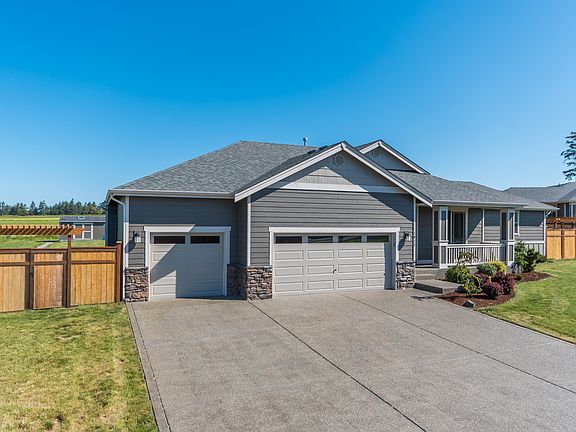 2nd image of 1012 Cove View Cir