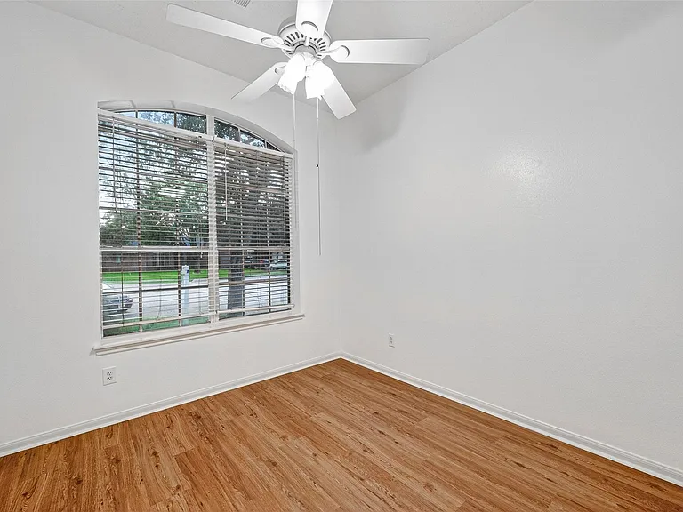 17303 Kenton Crossing Ln — Photo 28