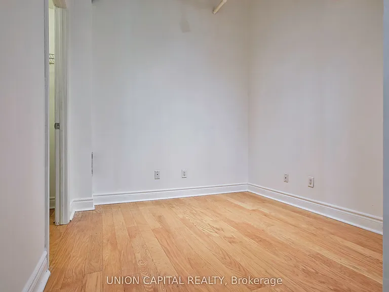71 McCaul St #143 — Photo 14