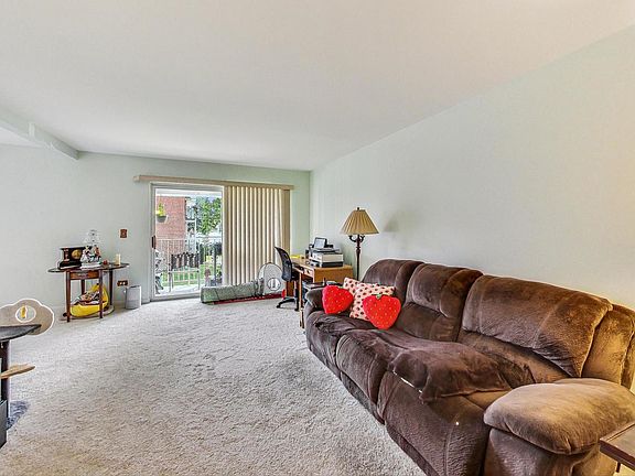 5th image of 6 E Lillian Ave Unit 2C