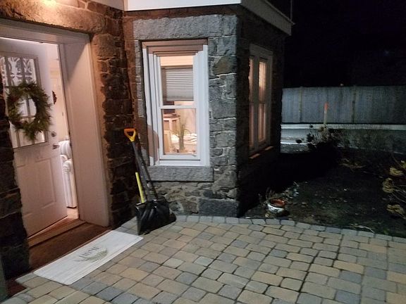 4th image of 107 Highland Ave Unit 2