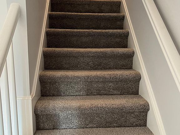 stairway to 2nd floor