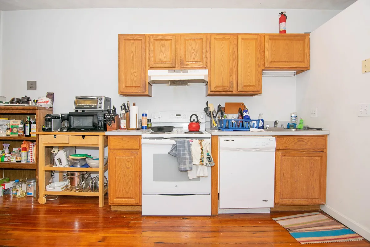 Building Photo - 58 Mansfield St #2