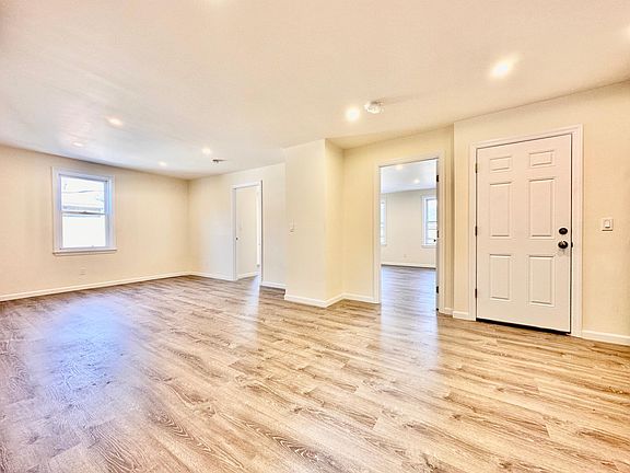 5th image of 127 Palisade St #2