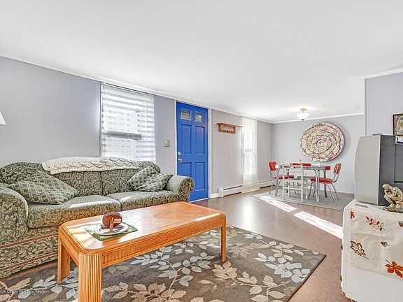 3rd image of 212 Anthony Ave