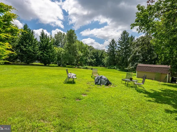 30 Albert Ln, Reading, PA 19607