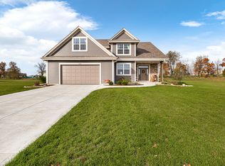 2015 Sunny Slope Ct, Slinger, WI 53086