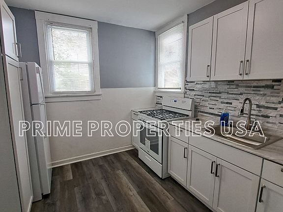 5th image of 7808 Lloyd Ave