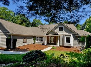526 Overlook Dr, Flat Rock, NC 28731