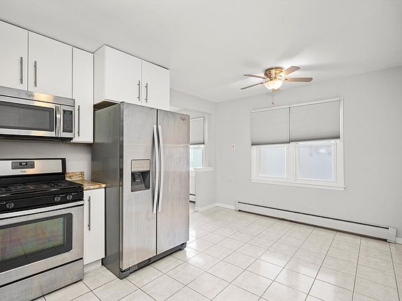 3rd image of 5516 W Higgins Ave APT 2NE