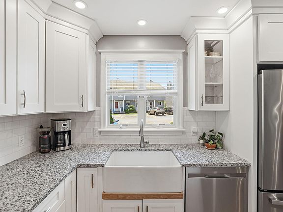 5th image of 2743 Cranberry Highway APT 17B