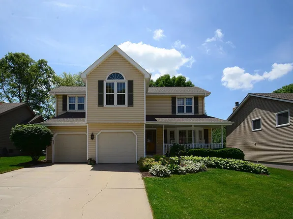 15711 Westchester Cir, Omaha, NE 68118