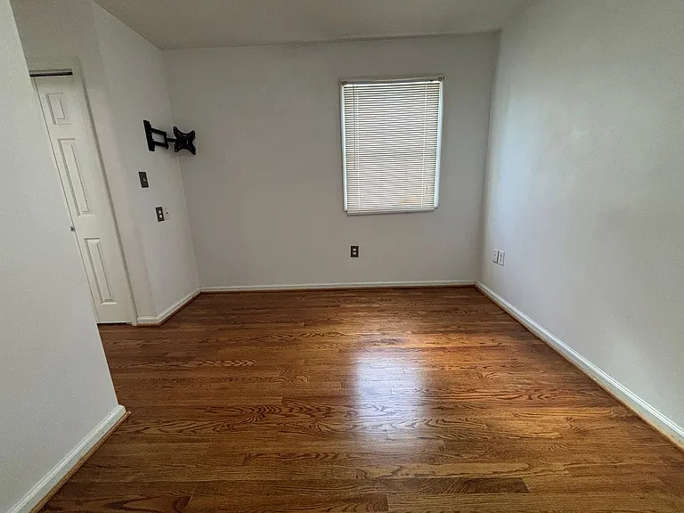 950 Morgan Ave SE — Photo 24