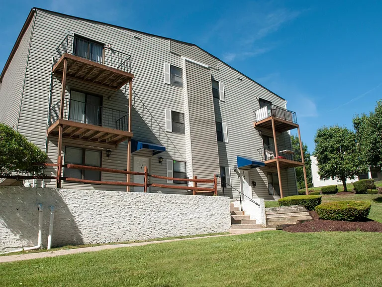 Laurel Hill — Photo 12