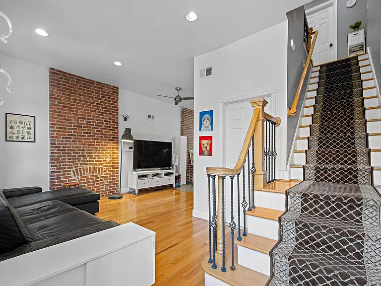 105 Erie St #1 — Photo 10