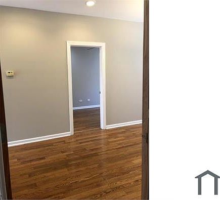 3rd image of 3419 W Flournoy St #3