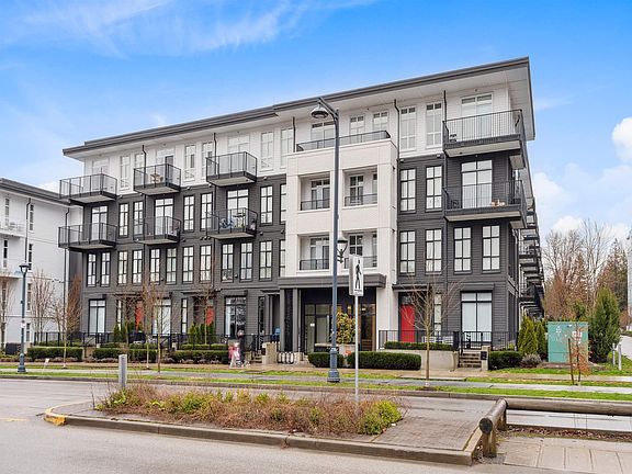 3rd image of 13933 Boulevard 210 #105