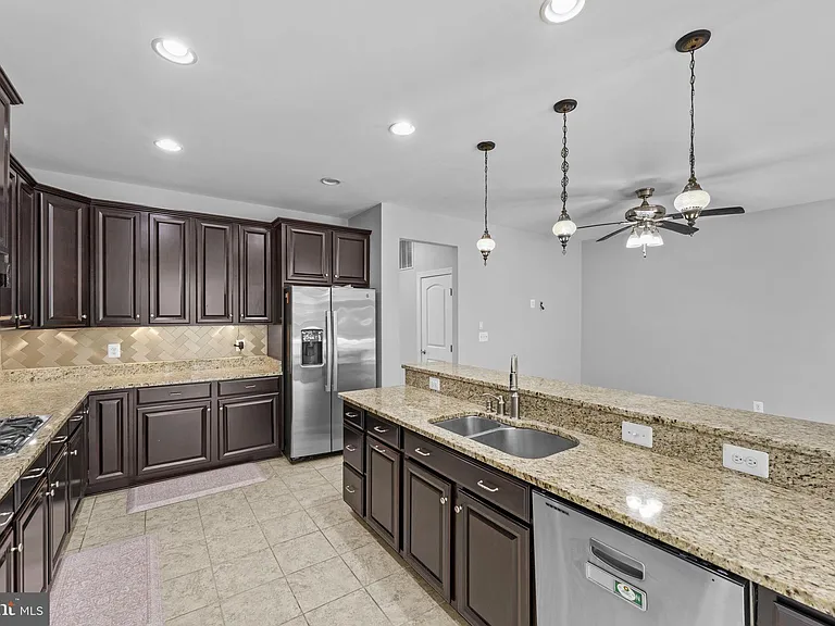 21268 Park Grove Ter — Photo 30
