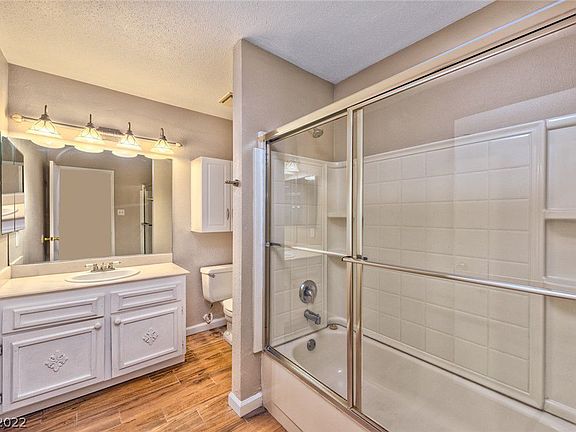 3rd image of 4275 Lucas Ave