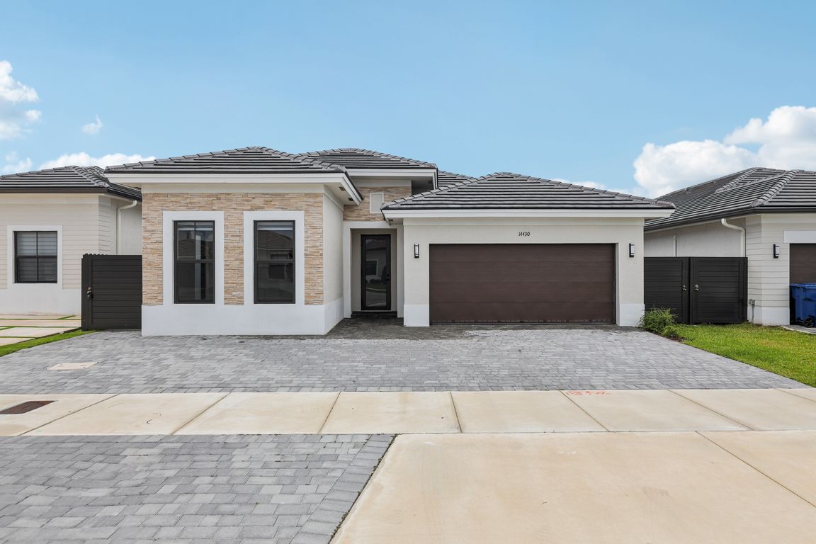 SW 18th St-S1707-001.jpg