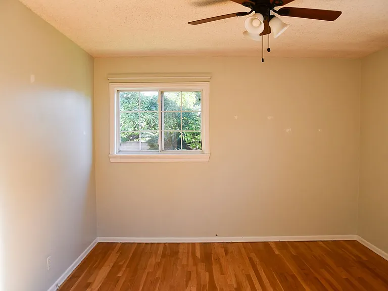1210 E Oakmont Ave — Photo 32