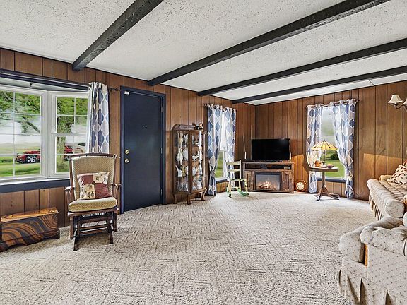 4th image of 58655 Penn Rd