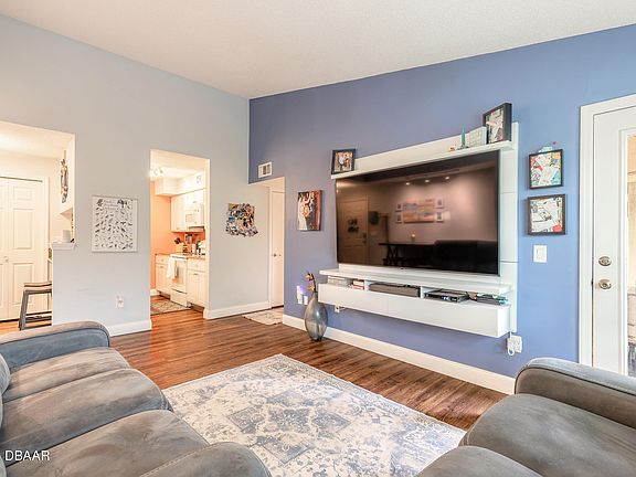 3rd image of 1401 S Palmetto Ave APT 309