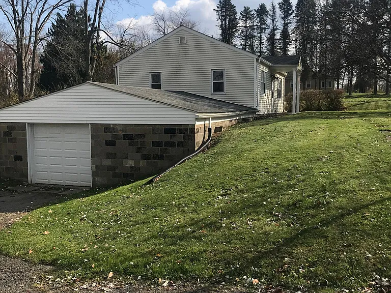 153 Kelly Rd — Photo 7