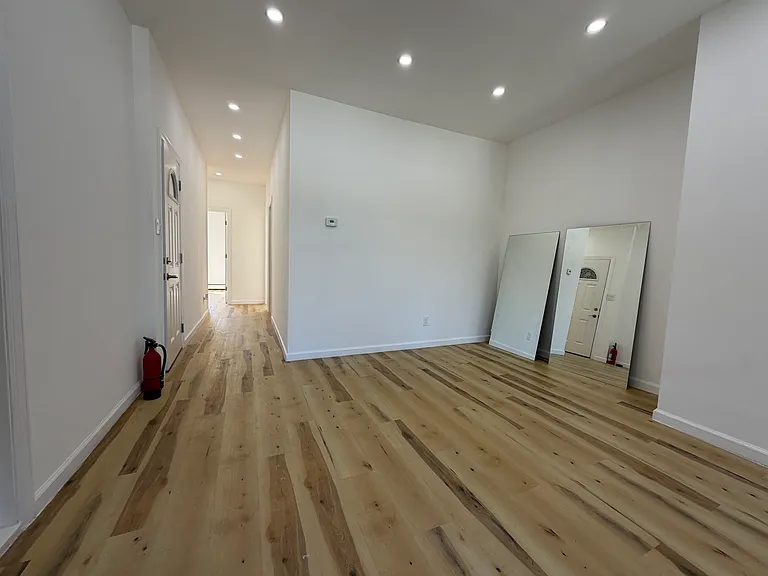 251 Halladay St #2 — Photo 4
