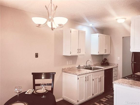 2nd image of 10 S Cove Ave APT 6