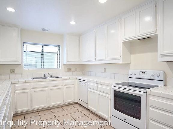 3rd image of 333 D Ave APT 4