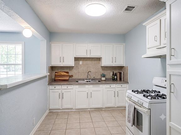 4th image of 5135 Balkin St