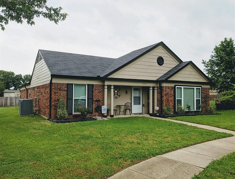 1st image of 304 Hilltop Ct