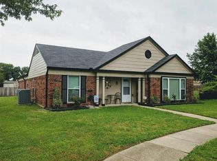 304 Hilltop Ct, Mesquite, TX 75149