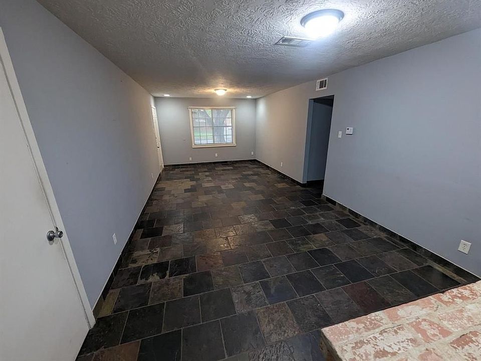 2nd image of 1867 Florida Dr #39