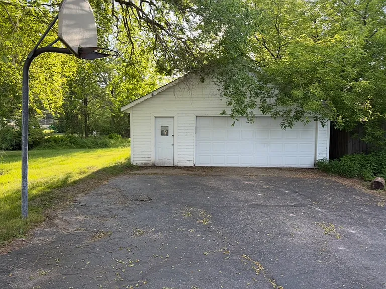760 Sheridan Rd — Photo 14