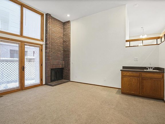 5th image of 932 E Ellsworth Ave APT B
