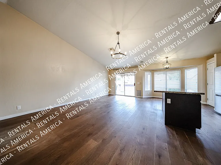 2292 E Remington Pl — Photo 22