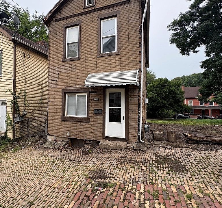 1st image of 907 Walnut St N