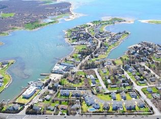 28 Pond Xing #13, Southampton, NY 11968