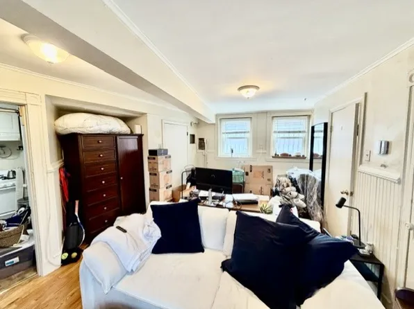 109 Charter St #B, Boston, MA 02113