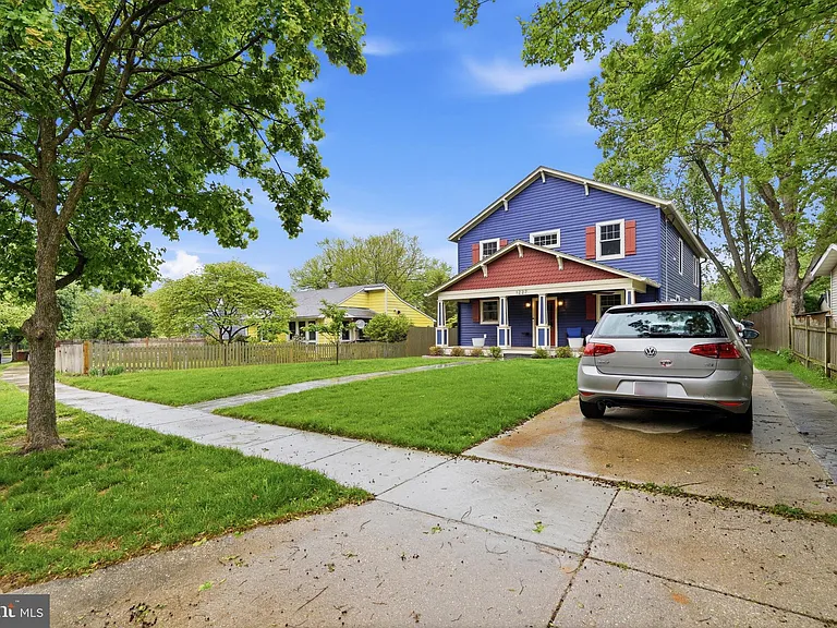 1227 Clagett Dr — Photo 4