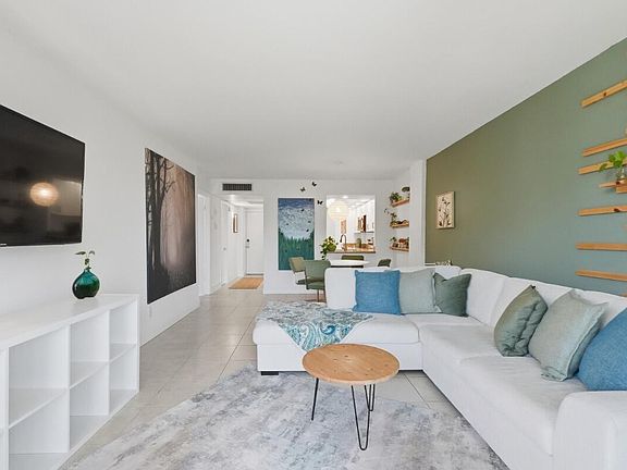 2nd image of 108 Royal Park Dr APT 1D