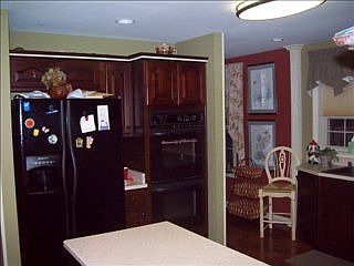 3rd image of 128 Dunbar Ln