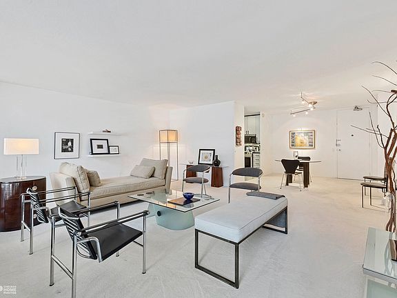 4th image of 900 N Lake Shore Dr APT 408